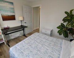 Toàn bộ căn nhà/căn hộ Cozy 2 Bedroom Loft With All The Essentials --- (Amherstburg, Canada)