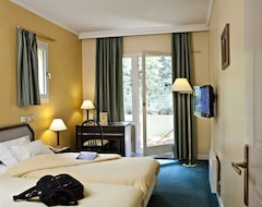 Hotel Athéna (Brides-Les-Bains, France)