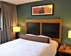 Khách sạn Luxurious Multi-level Condo In Premium Resort (Canmore, Canada)