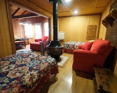 Cijela kuća/apartman That 70s Cabin @ Yellow Rose Canyon (Rusk, Sjedinjene Američke Države)