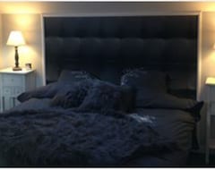 Entire House / Apartment Blue Hour Givenchy Condor (Givenchy-en-Gohelle, France)