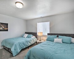 Cijela kuća/apartman New! Cozy + Chic Abode ~ 11 Mi To Bloomington Lake (Bloomington, Sjedinjene Američke Države)