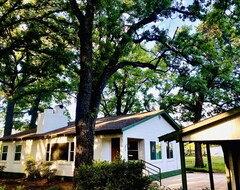 Casa/apartamento entero Renovated Farmhouse Near Waco, Baylor And Magnolia: Your Own Peaceful Getaway! (West, EE. UU.)