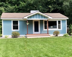 Cijela kuća/apartman Duck Lake Peninsula Cottage (Grawn, Sjedinjene Američke Države)