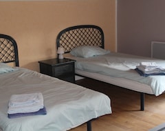Toàn bộ căn nhà/căn hộ Spacious 2 Bed Gite, Arques, Aude, Occitanie With Pool, Hot Tub and Free Wi-fi (Arques, Pháp)