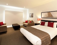 Hotel The Waves (Cowes, Australia)