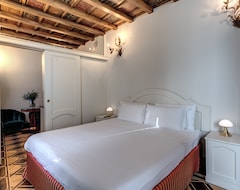Khách sạn Santa Marta Suites (Milan, Ý)