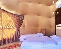 Koko talo/asunto Bare Luxury Camp (Wadi Rum, Jordania)