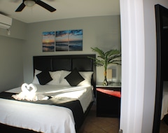 Khách sạn The All New Grace Bay Suites (Providenciales, Quần đảo Turks and Caicos)