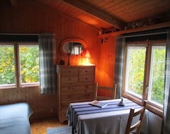Hele huset/lejligheden Family Friendly Holiday House On A Large Plot - Right On The Lake (Holmsjö, Sverige)