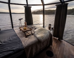 Hele huset/lejligheden Wonderful Aurora Hut With A Comfort Feeling On The Lake (Årjäng, Sverige)