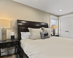 Gorgeous Accommodations In Boutique Hotel (Wilmington, USA)