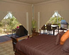 Hotel Coconutz B & B Coconut Well Br / Stay More Than 5 Nights And Receive A Discount (Broome, Australia)