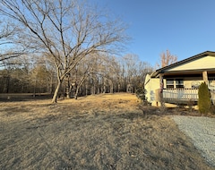Casa rural Hillside Farmhouse Located On 50 Acres (Collierville, Sjedinjene Američke Države)