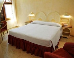 Hotel Orovacanze Club Posada (Palau, Italien)