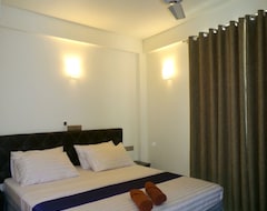 Khách sạn Oren (Maamigili, Maldives)