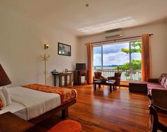 Lomakeskus Hotel Centauria Lake Resort (Embilipitiya, Sri Lanka)