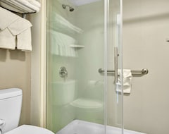 Quality Hotel & Suites at the Falls (Niyagara Şelalesi, ABD)
