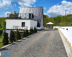 Koko talo/asunto Linden Forest House (Barajevo, Serbia)