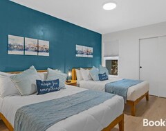 Hele huset/lejligheden Vibrant & Centrally Located Getaway - Sleeps 7 & Pool Table! (Phoenix, USA)