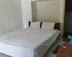 Khách sạn Spot On 93740 Madame Guesthouse (Senggigi Beach, Indonesia)
