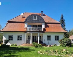 Koko talo/asunto Herrenhaus Am See (Buggenhagen, Saksa)