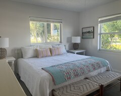 Koko talo/asunto New! Bokeelia Home W/lanai - 5 Mins To Main Street (Cape Coral, Amerikan Yhdysvallat)