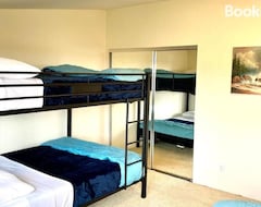 Cijela kuća/apartman Modern & Cozy Gem ~ Walk To The Beach ~ Queen Beds (Carpinteria, Sjedinjene Američke Države)