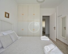 Hele huset/lejligheden Vasiliki, A Perfect 2 Bedroom Apartment On A Sandy Beach (Ermioni, Grækenland)