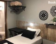 Hotel D Suites - Linda Suite Com Ar E Smart Tv (Goiania, Brazil)
