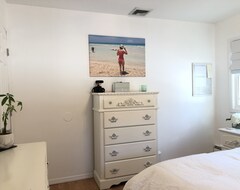 Blissful Luxury- Private Room W/hotel Amenities (Huntington, USA)