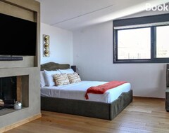 Koko talo/asunto Alex Suite With Private Jacuzzi (Ateena, Kreikka)