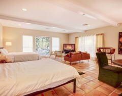 Koko talo/asunto New! Secluded Magnolia Cottage W/ Pool & Hot Tub (Magnolia, Amerikan Yhdysvallat)