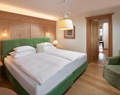 Landsitz Romerhof - Hotel Apartments (Kitzbuehel, Austria)