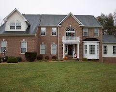 Toàn bộ căn nhà/căn hộ Holiday Decorated Stafford Estate Home On Quiet 3 Acre Lot (Stafford, Hoa Kỳ)