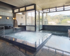 Hotel Hyper Resort Villa Shionoe (Takamatsu, Japan)