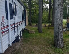 Camping site Russell&apos;s Roost (Barryton, USA)