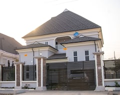 Entire House / Apartment Vacation Home With All Amenities That Will Make You Stay Enjoyable! (Akure, Nigeria)