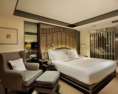 Hotel Riva Surya (Bangkok, Thailand)