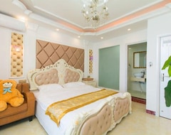 Hotel Home Suite Seaview Holiday Inn (Sanya, China)