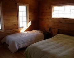 Toàn bộ căn nhà/căn hộ Private And Artistic Log Cabin, Bring Your Pets And Enjoy The Best Of Vermont (Danby, Hoa Kỳ)