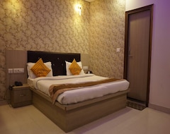 Khách sạn OYO 38409 Hotel Uma Palace (Gorakhpur, Ấn Độ)