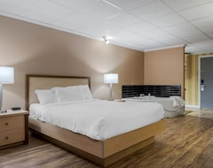 Khách sạn Econo Lodge Inn & Suites (Montmagny, Canada)