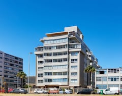 Hotel Beach Road 5 - Mouille Point (Cape Town, South Africa)