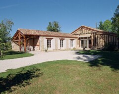 Toàn bộ căn nhà/căn hộ Holiday Rental House, Swimming Pool, Cottage Lamoutole, Villereal (Rayet, Pháp)