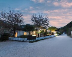 Khách sạn Gapyeong Terrace Pension (Gapyeong, Hàn Quốc)
