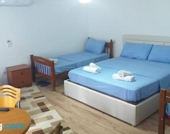 Kamp Alanı Kulla E Vjeter (bar Restaurant, Guesthouse, Parking And Camping) (Fushë-Arrëz, Arnavutluk)