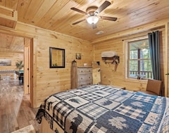 Entire House / Apartment Newer 4 Br, 3.5 Ba Lodge On Private Acreage 1/2 Mile From Cantwell Cliffs (Rockbridge, USA)