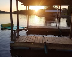 Entire House / Apartment Egypt Lake Escape Is Located Near All The Fun On Beautiful Lake Of Egypt (Creal Springs, USA)