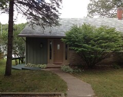 Entire House / Apartment On Beautiful School Section Lake - Clearview Lakehouse (Mecosta, USA)